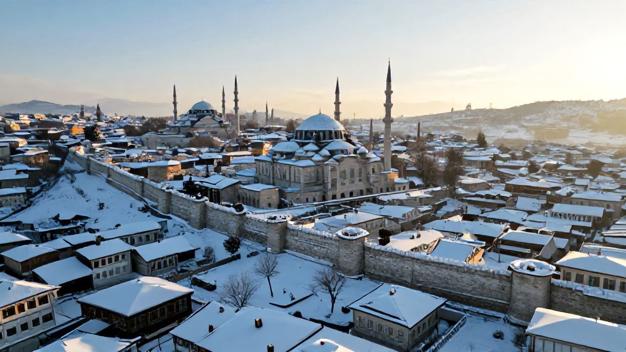 Bitlis'in Tarihi Dokusu Kara Büründü: Kartpostallık Manzaralar