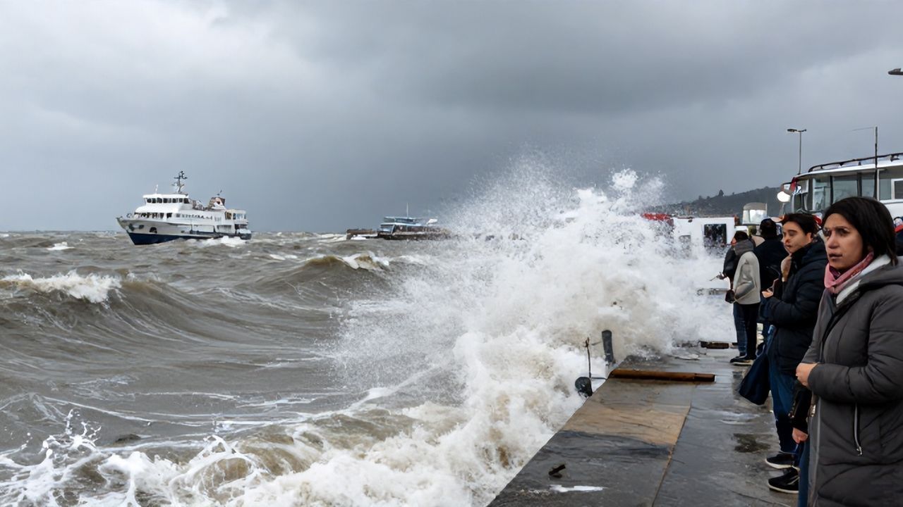 Tekirdağ'da Lodos, Deniz Ulaşımını Vurdu