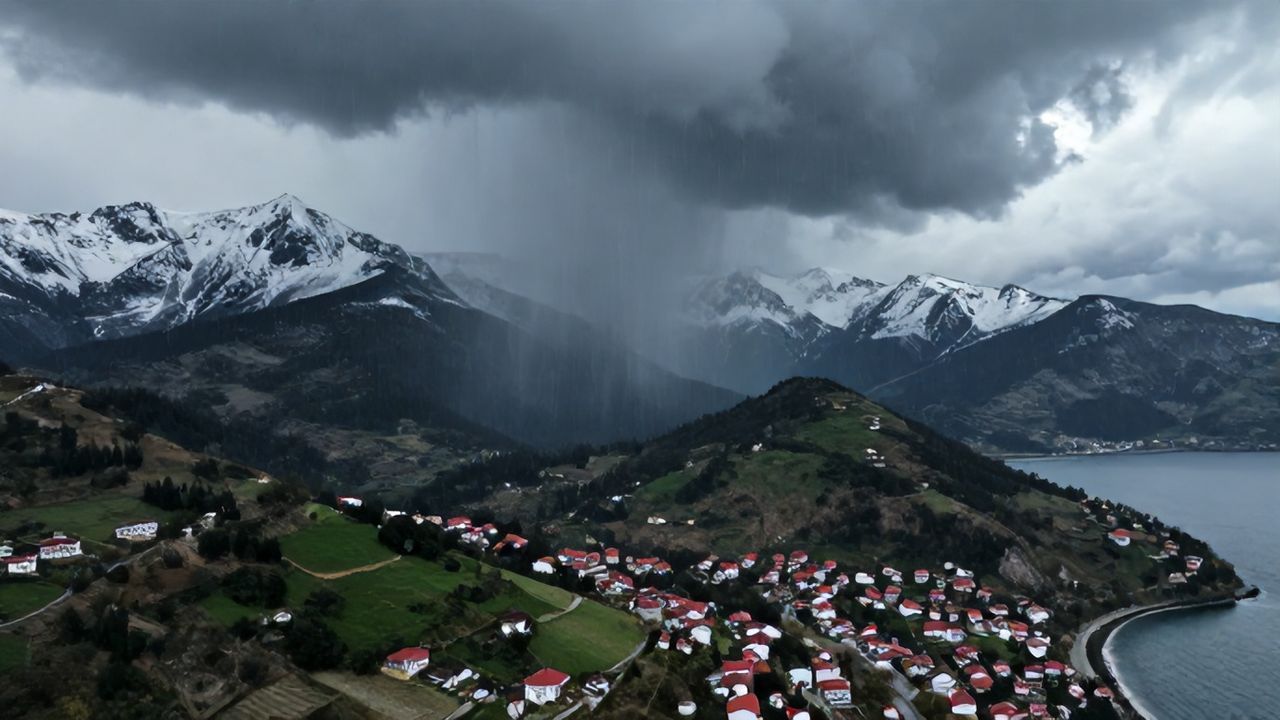 Orta ve Doğu Karadeniz'e Kuvvetli Sağanak ve Kar Alarmı