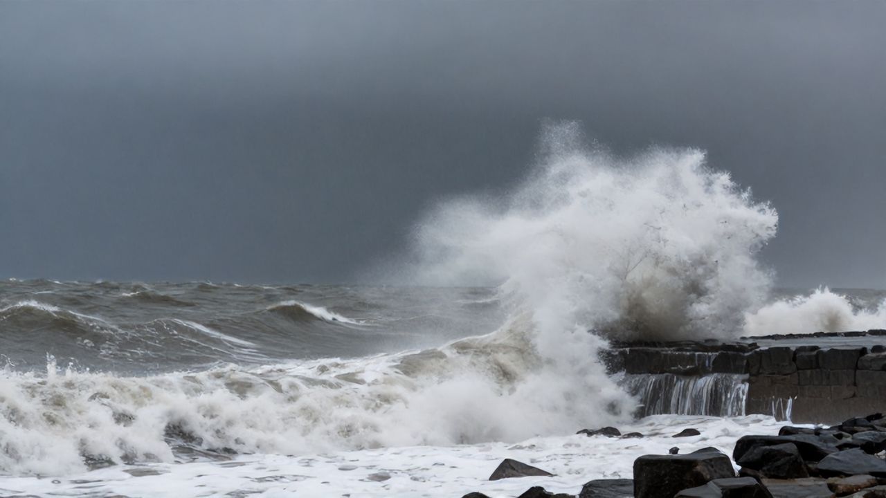 Batı'ya Şiddetli Hava Uyarısı: Ege ve Akdeniz'de Sel ve Fırtına Alarmı