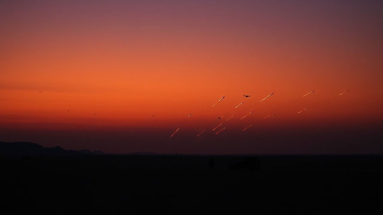 İran'dan ABD-İsrail Hedeflerine 500 Füze, 2000 İHA İddiası